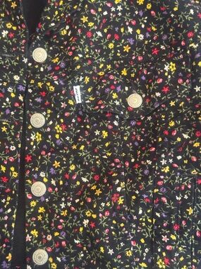 Levi’s Floral Cropped Jacket Sz Small, Black Multicolor Denim Button Up Trucker
